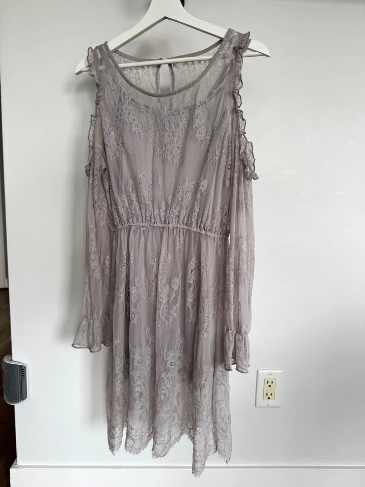 Fairy dress with open shoulders