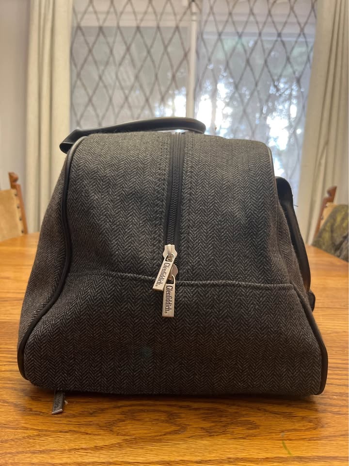 Glenfiddich Herringbone Rolling Duffel Bag – New with Tag - photo 3