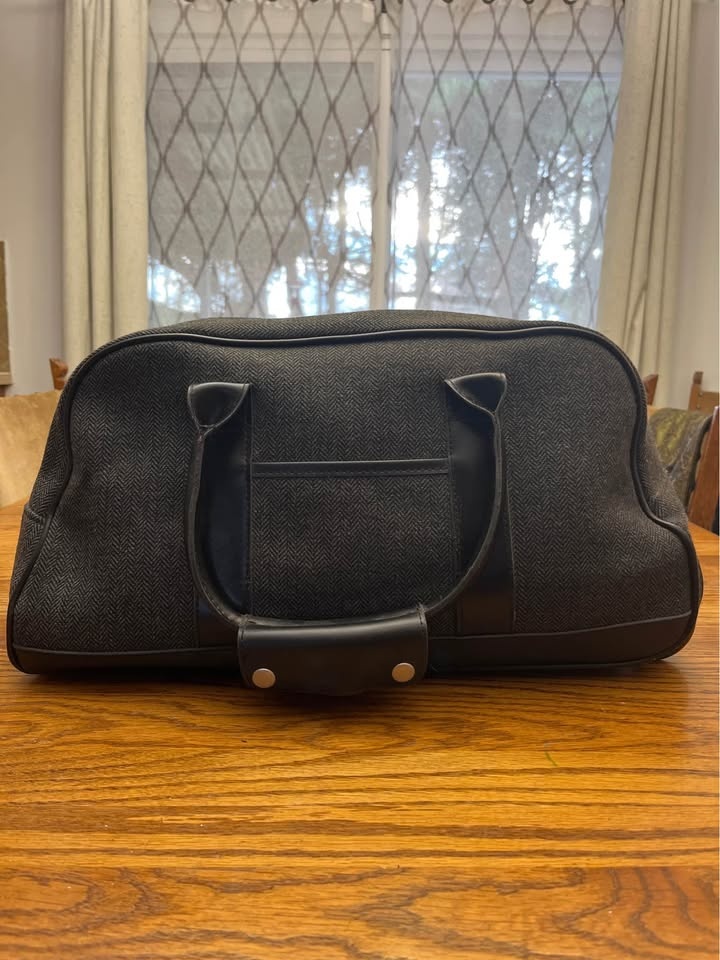 Glenfiddich Herringbone Rolling Duffel Bag – New with Tag - photo 4