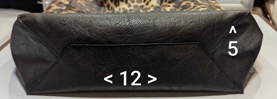 The Timeless Jessica Leopard Print Tote - photo 4