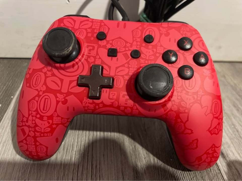 Mario Nintendo switch controller! - photo 3