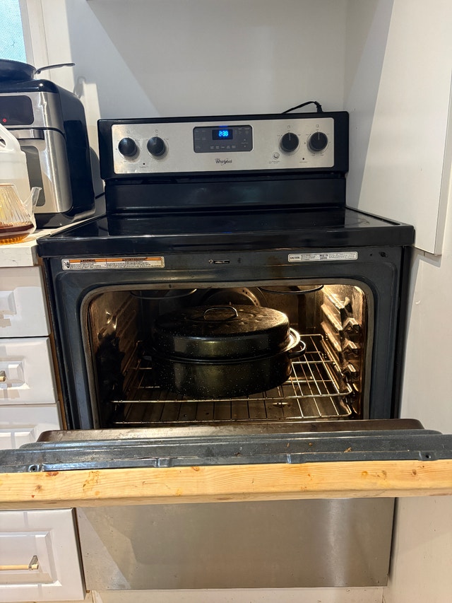 Whirlpool Electric Stove / Range – Stainless Steel - photo 2