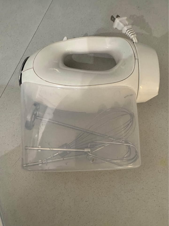 🌀 Powerful Hamilton Beach Hand Mixer – Compact + Versatile! 🥕 - photo 3