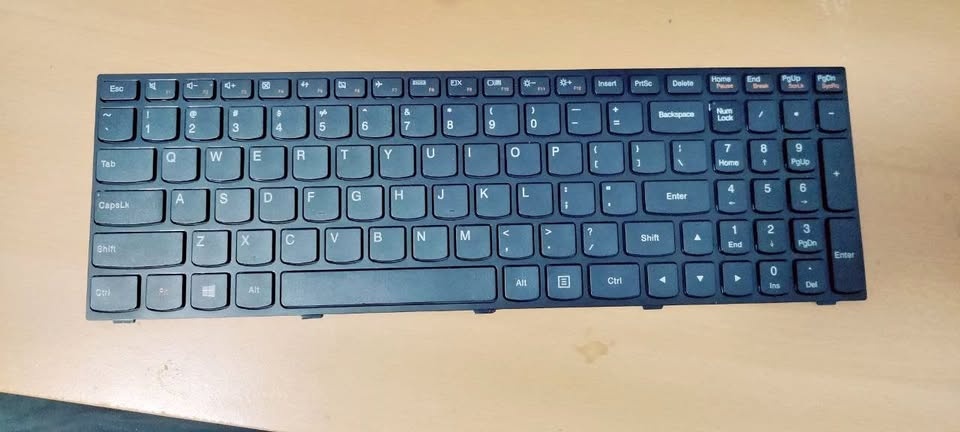 ⌨️ Laptop Keyboard – Full Layout + Free Keypad! 🔌 🥕
