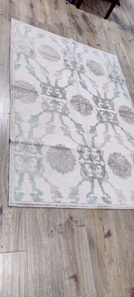 Elegant Turkish Area Rug – 72" x 50" 🥕