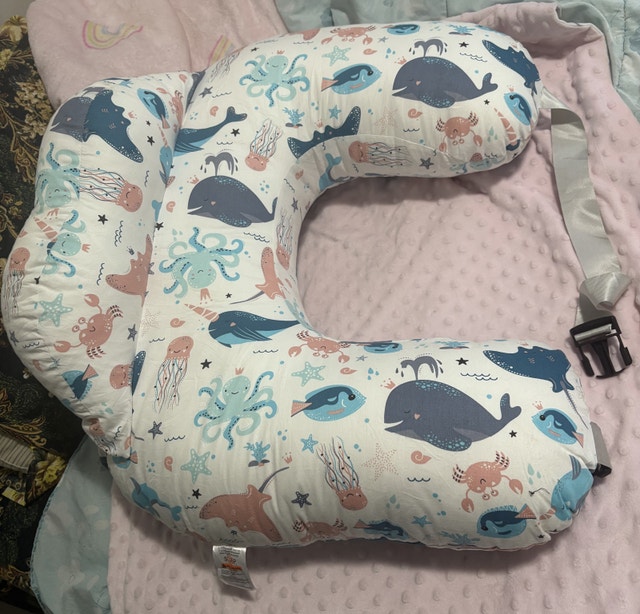Breastfeeding Pillow - photo 2