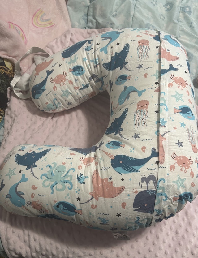 Breastfeeding Pillow - photo 3