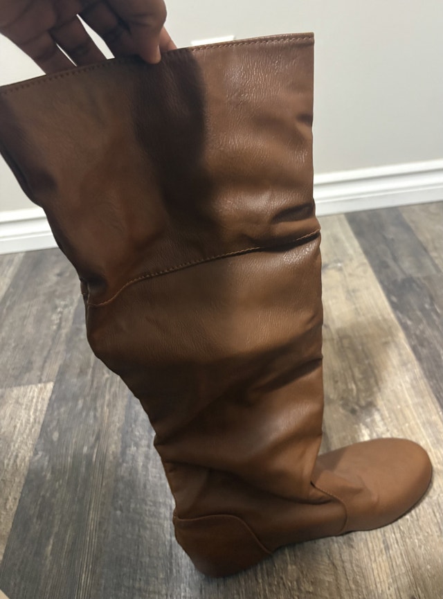 Snow boots