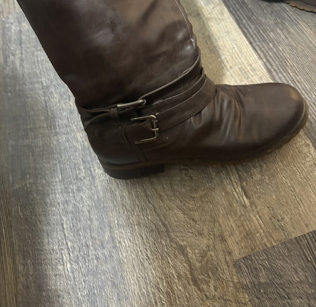 Snow boots