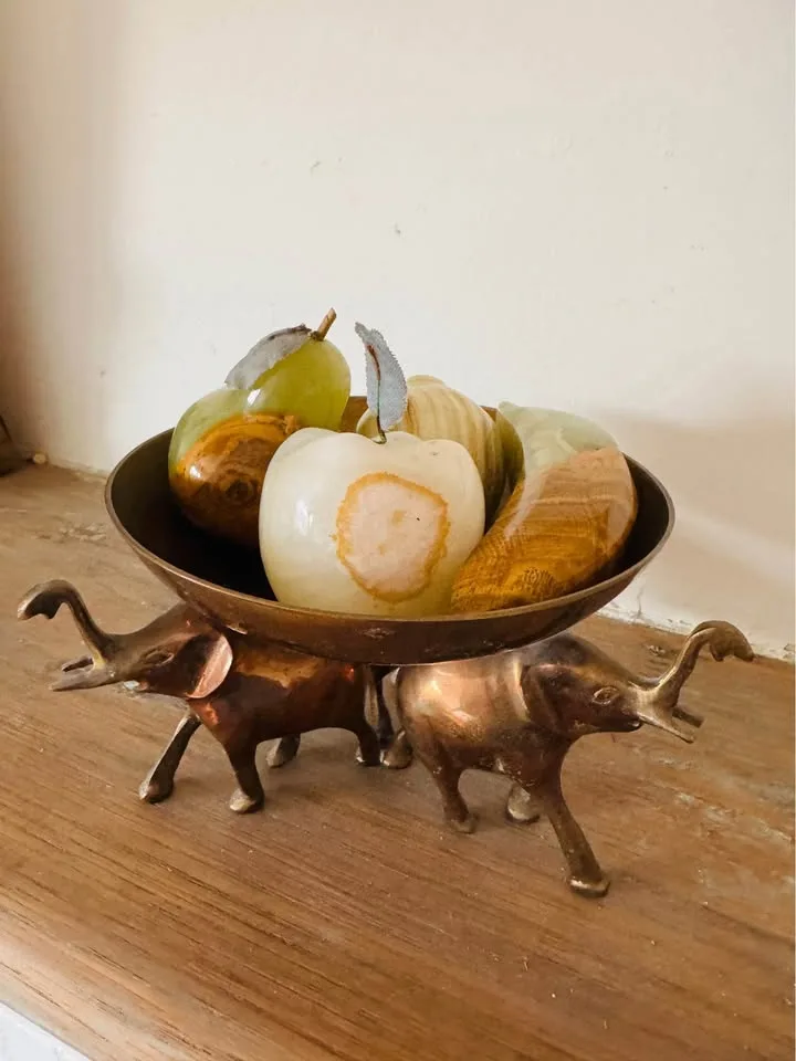 Vintage Brass Bowl with Three Elephant Stand image indicator(7)