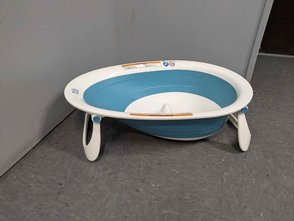 The first year bathtub - photo 2