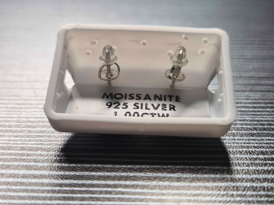 Moissanite Square Earrings On 925 Sterling Silver (1 Carat) - photo 4