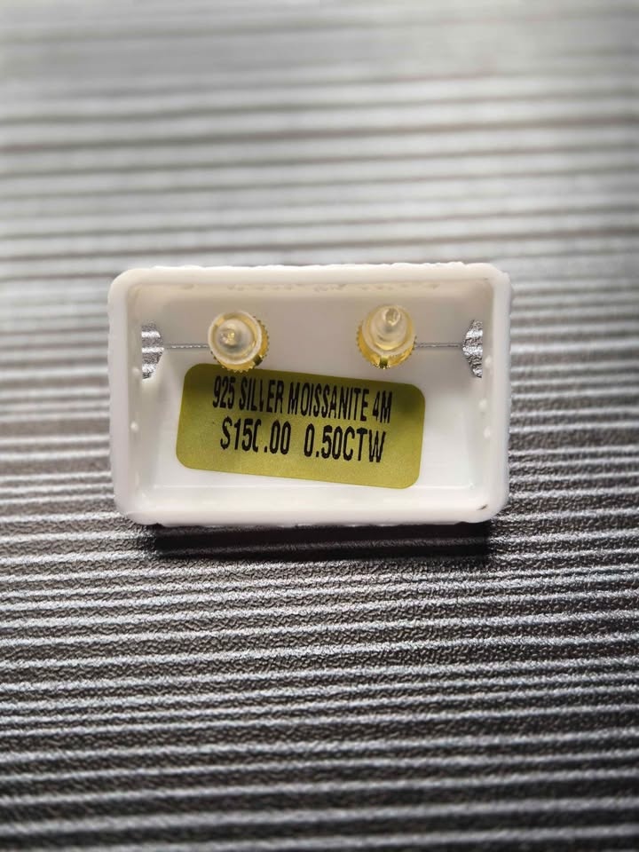 14k Gold Vermeil Moissanite Studs - photo 3