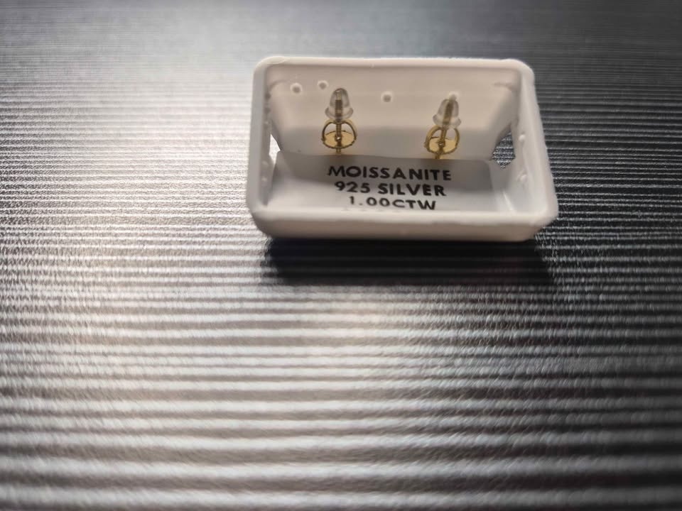 14k Gold Vermeil Moissanite Heart Studs - photo 3