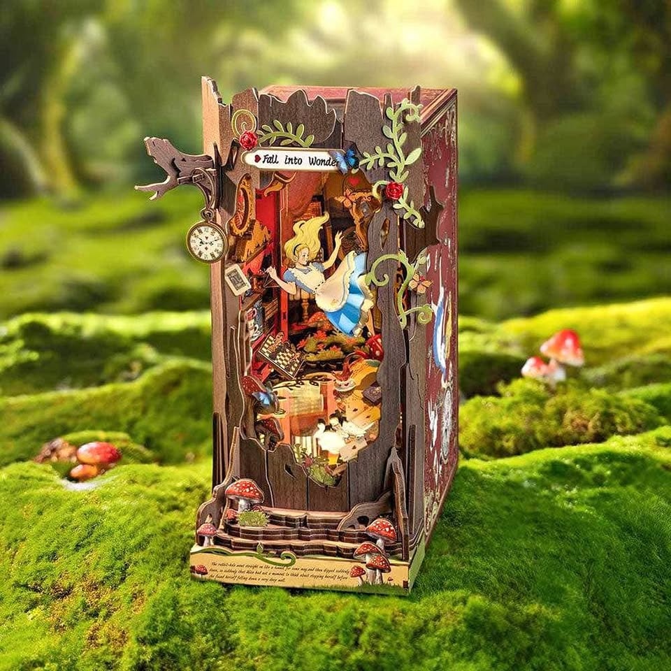 Rolife Fall into Wonder DIY Book Nook TGB12