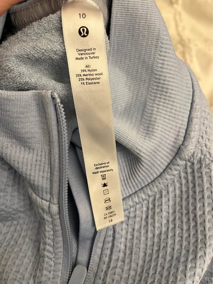 Lululemons women’s size 10 zip sweater