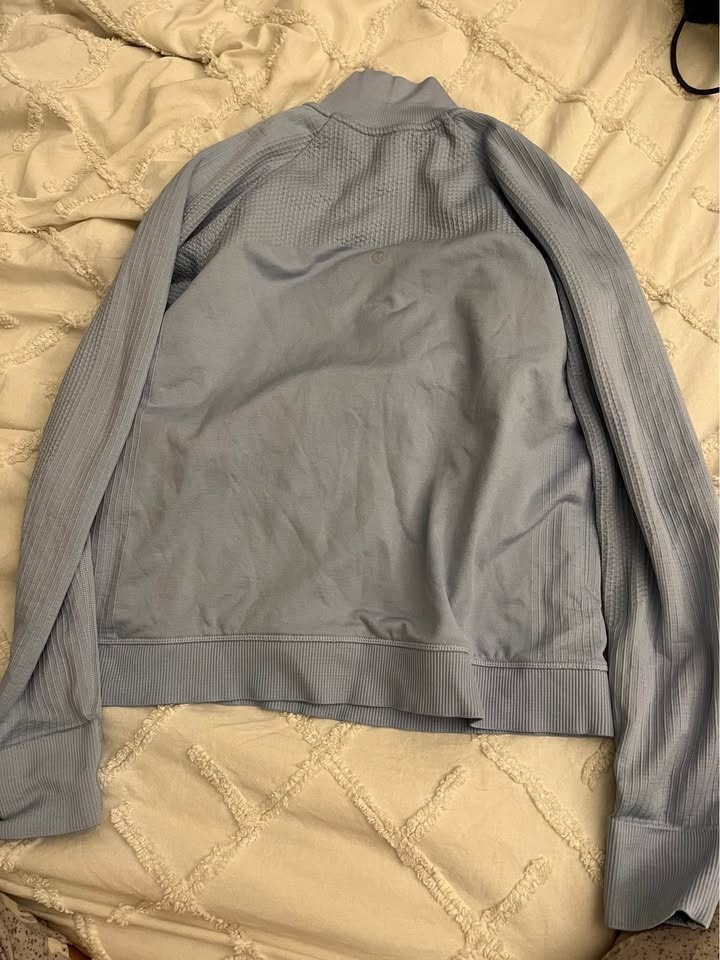 Lululemons women’s size 10 zip sweater - photo 4