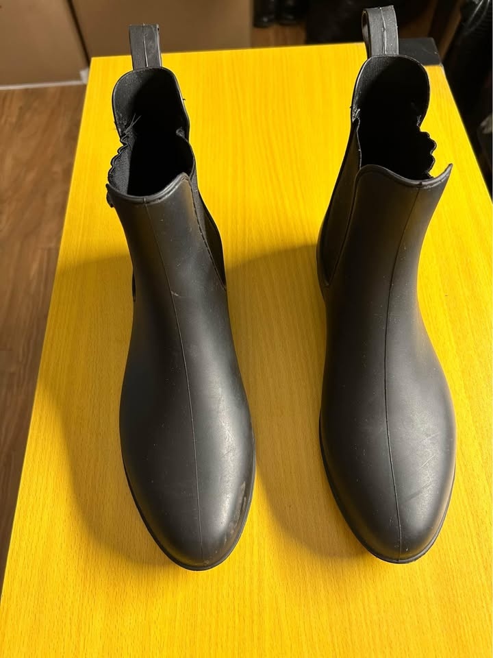 Henry Fererra Rain Boots