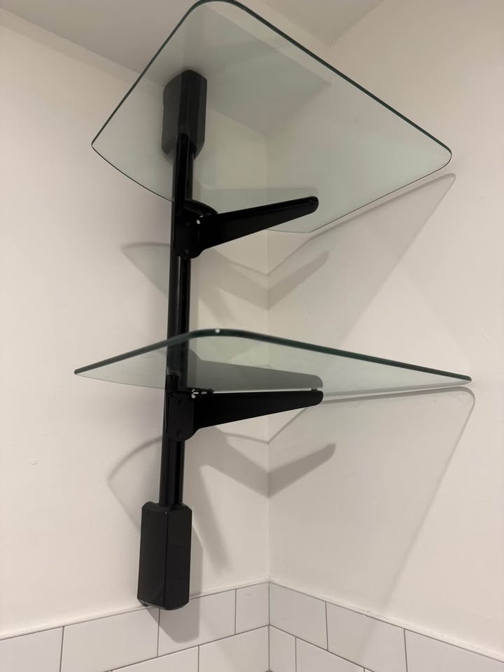 Wallmounted glass Stand - photo 3