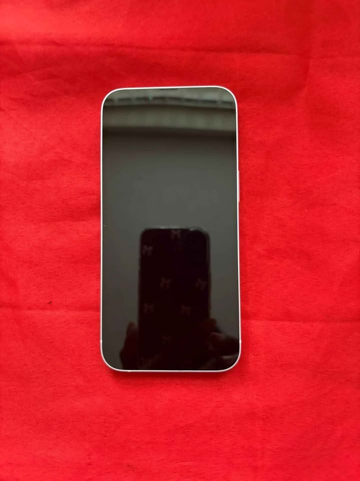 iPhone 14 - photo 4