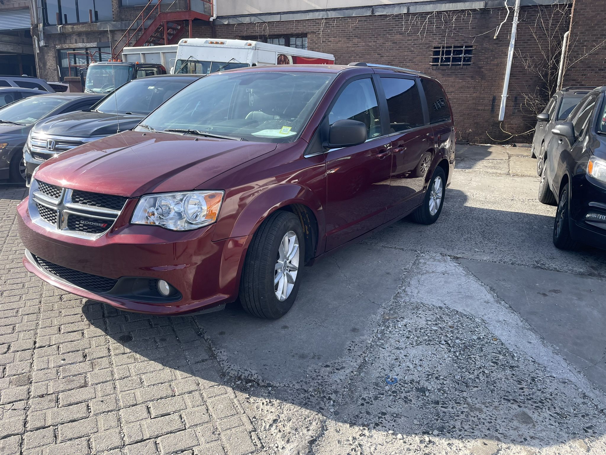 2019 Dodge Grand Caravan SXT - photo 2