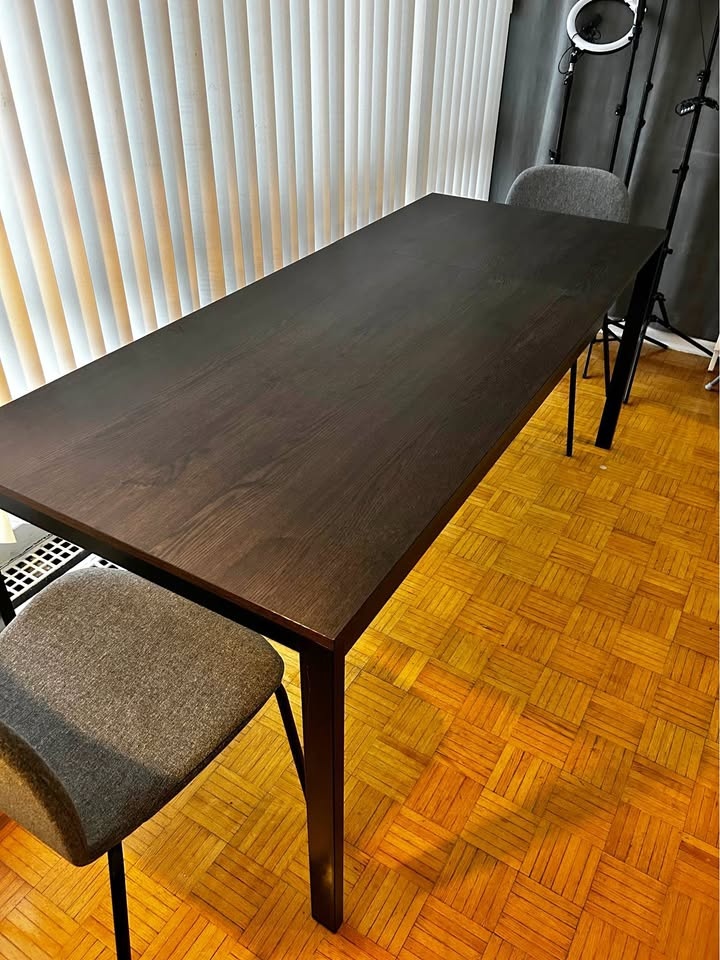 GOOD AS NEW Extendable Brown Dining Table - HAS TO GO THIS WEEK