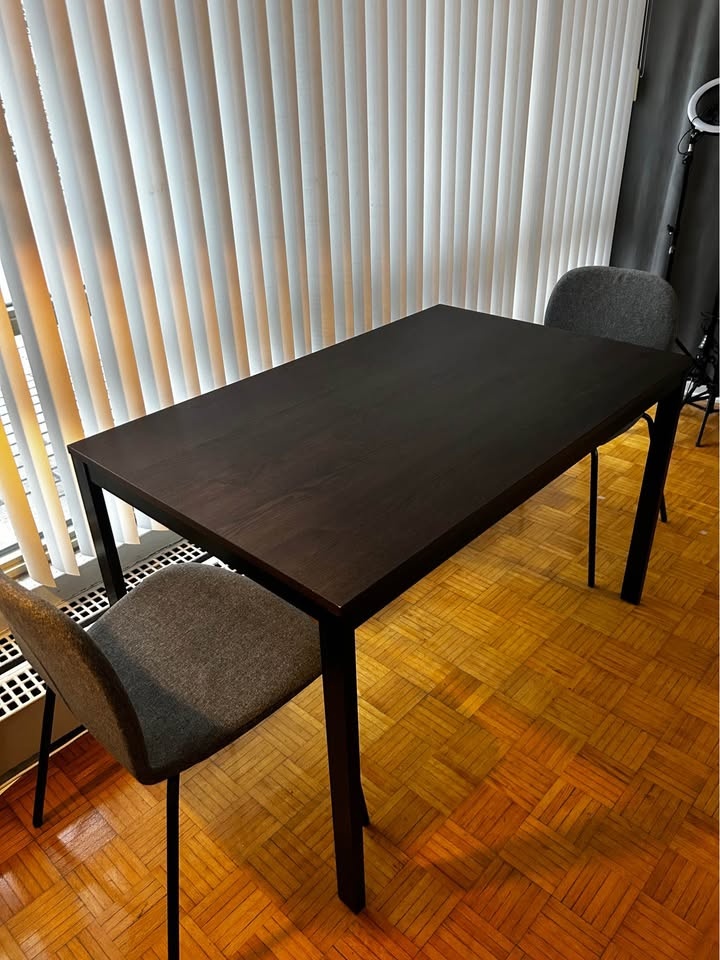 GOOD AS NEW Extendable Brown Dining Table - HAS TO GO THIS WEEK - photo 5