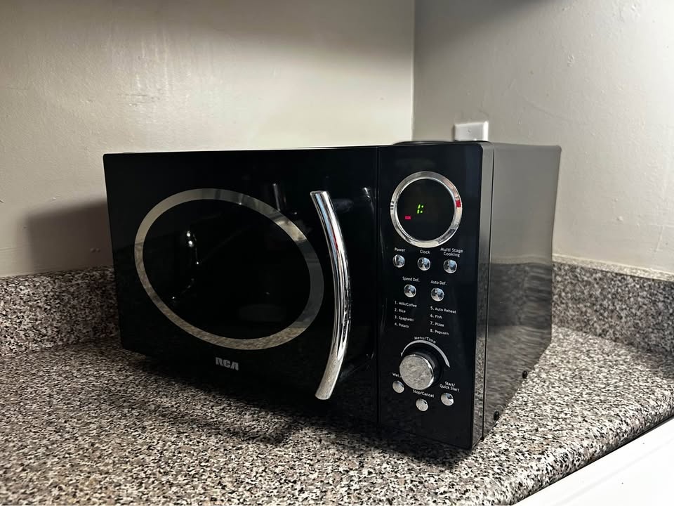 RCA RMW987 Black 0.9 Cu Retro Microwave - photo 3