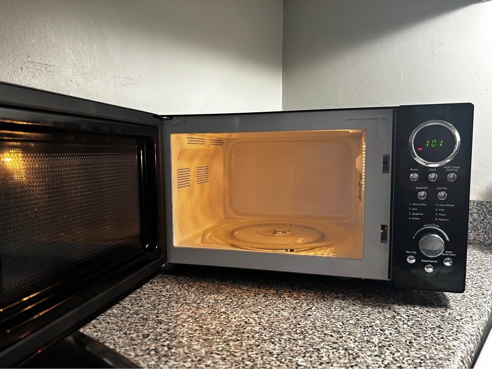 RCA RMW987 Black 0.9 Cu Retro Microwave - photo 4