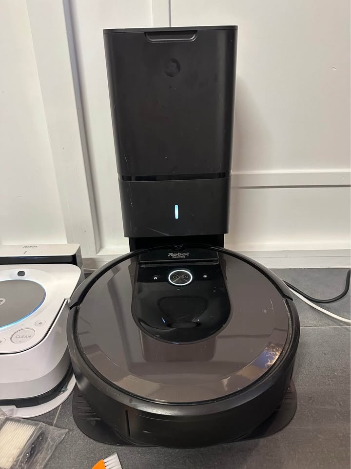 Roomba i7+ and Brava Jet M6 Robot Vacuum & Mop Set - photo 2