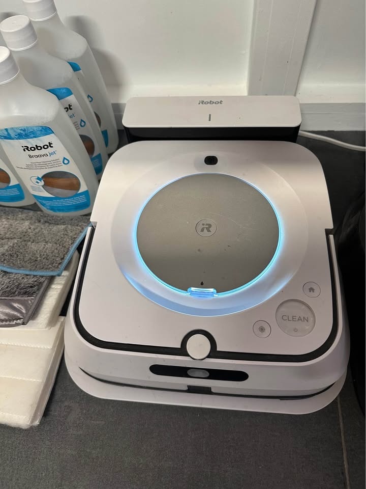 Roomba i7+ and Brava Jet M6 Robot Vacuum & Mop Set - photo 3