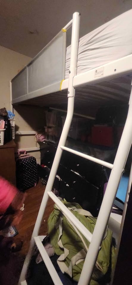 IKEA Twin Loft bunk bed - photo 4