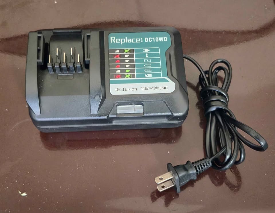 DC10WD 12V CXT Battery Charger for Makita - photo 4