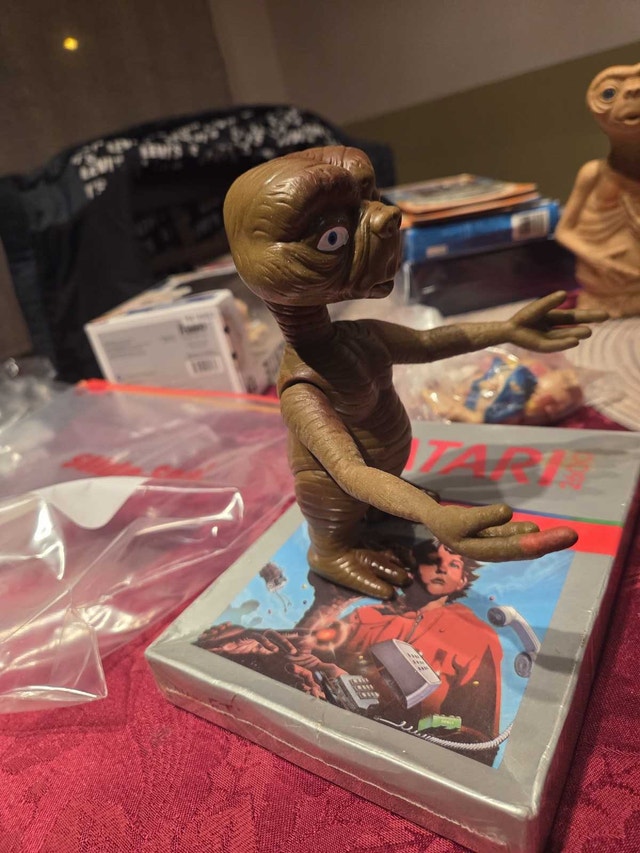 Vintage E.T. Figure - photo 2