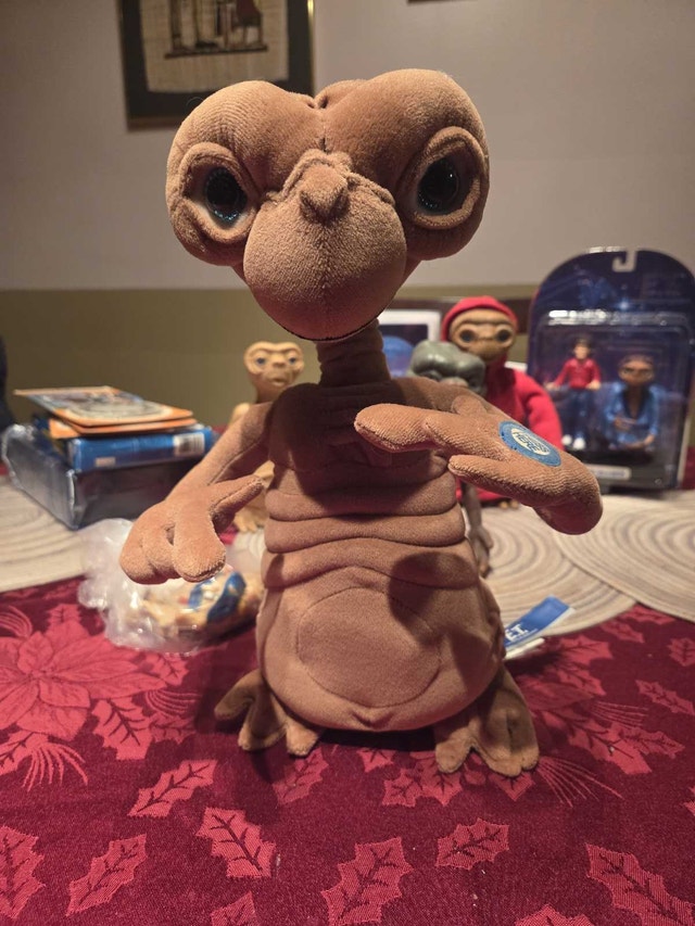 E.T. Plush vintage.