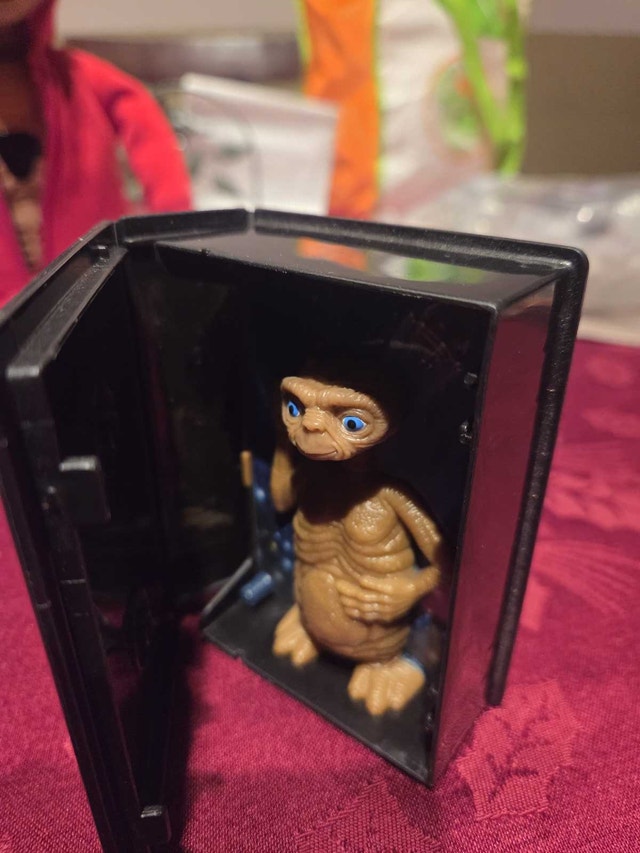 E.T. Figurine - photo 3