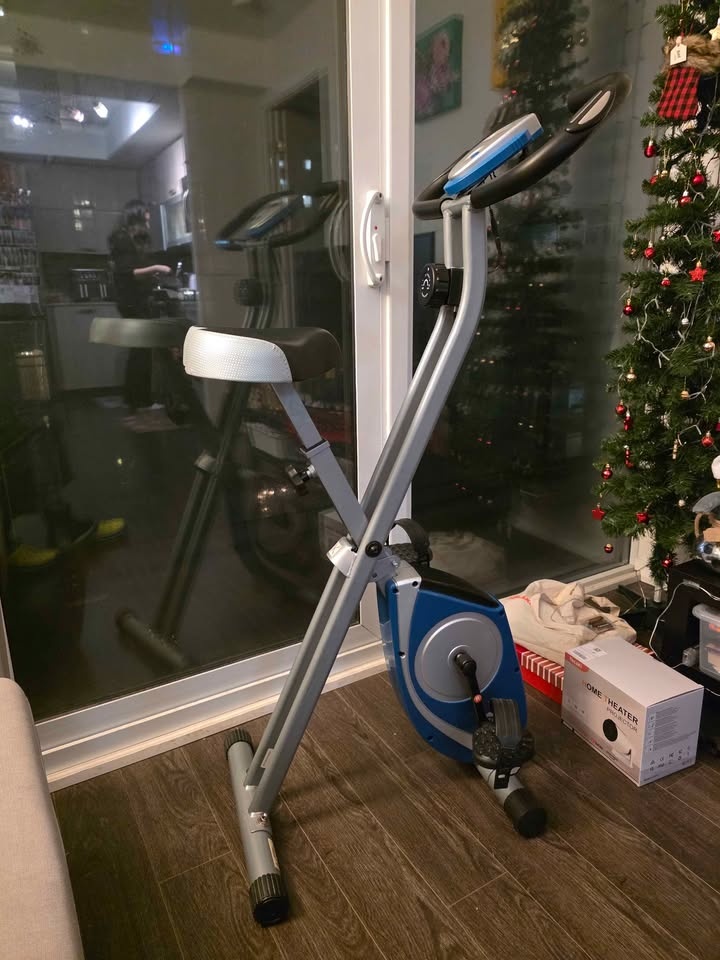 Foldable stationary bike - photo 2
