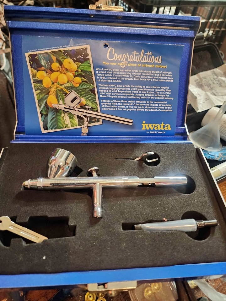 Rare Airbrush with metal case