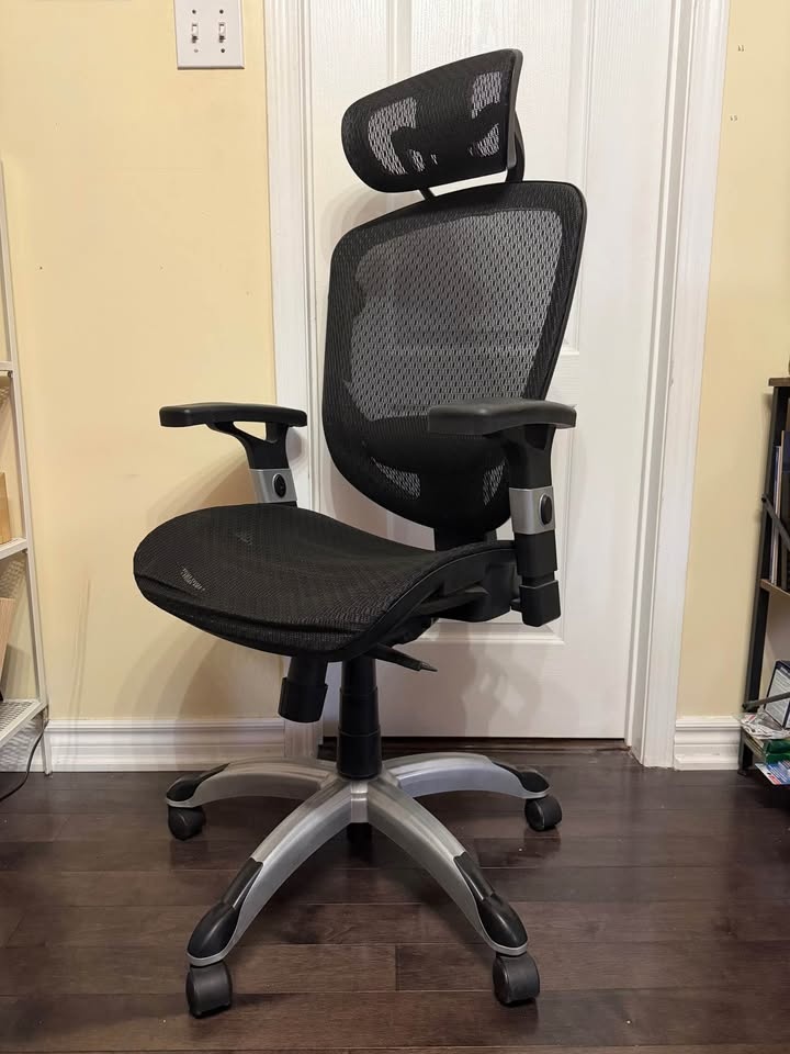 Staples FlexFit Hyken Mesh Office Chair - photo 2