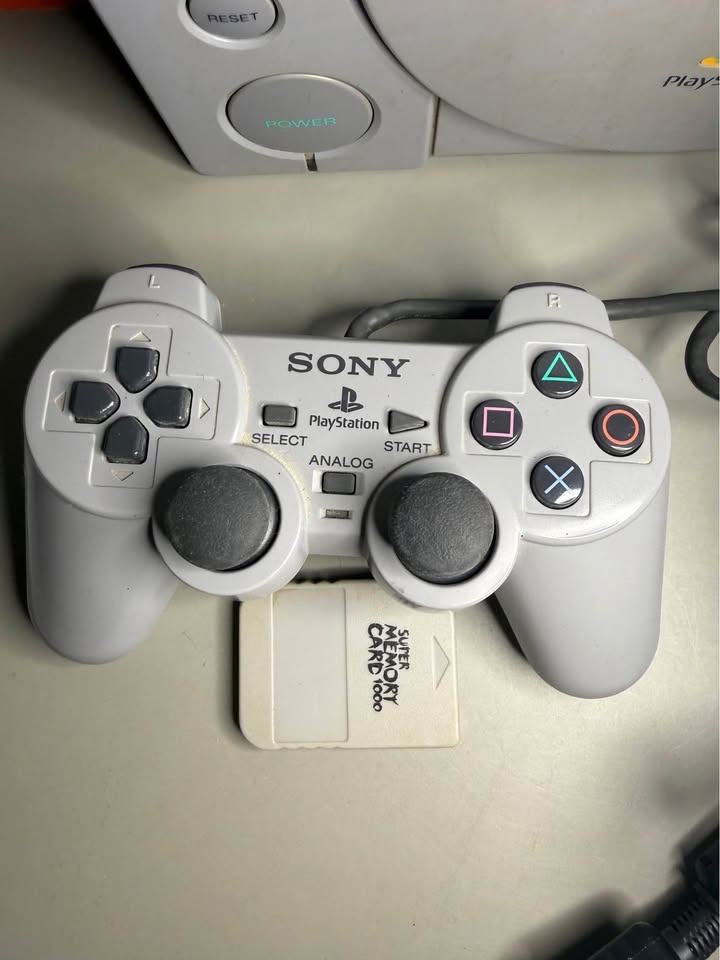 Fantastic Condition PlayStation 1 For Sale! - photo 2