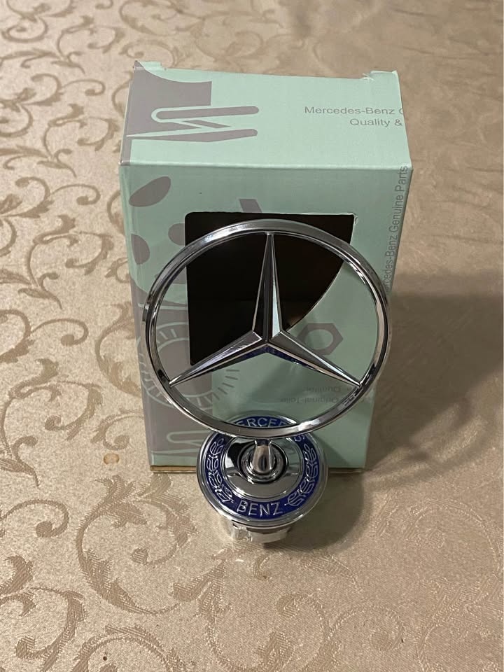 Mercedes emblem front - photo 4