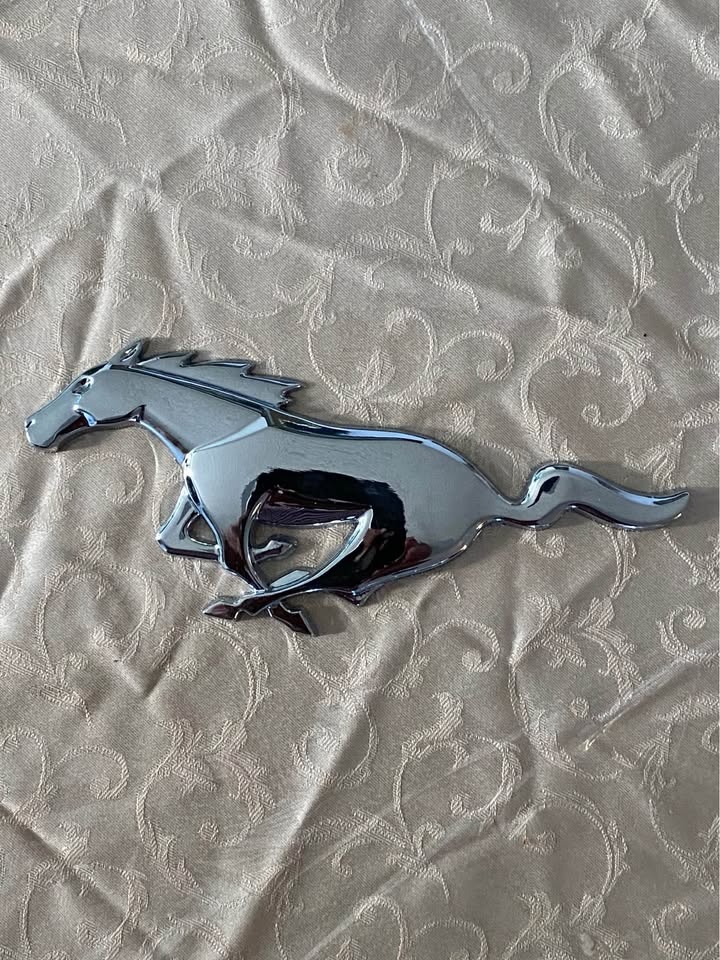 Mustang emblem logo - photo 5