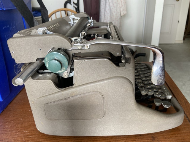 Underwood Typewriter - photo 2