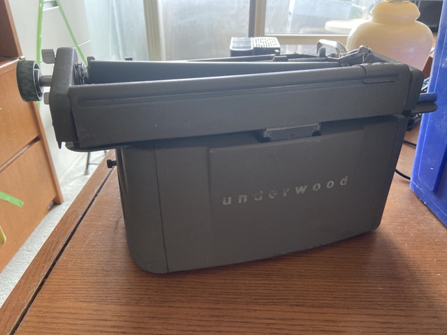 Underwood Typewriter - photo 4