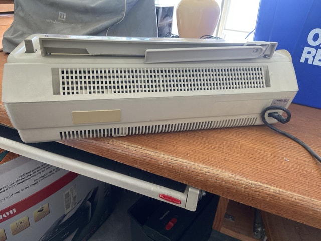 AEG Olympia Compact 1 Typewriter - photo 3