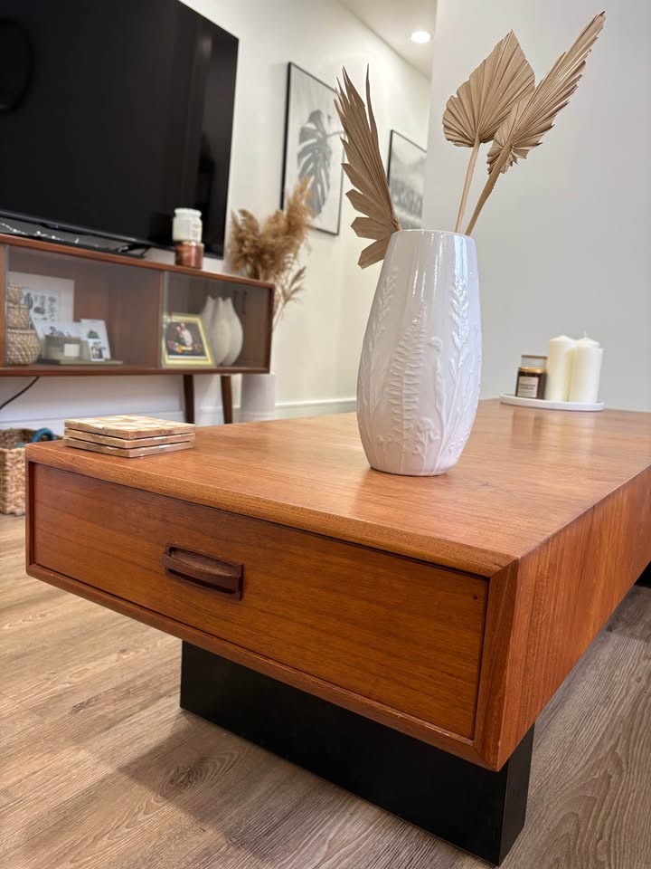 Vintage Teak Coffee Table — R.S. Associates - photo 2