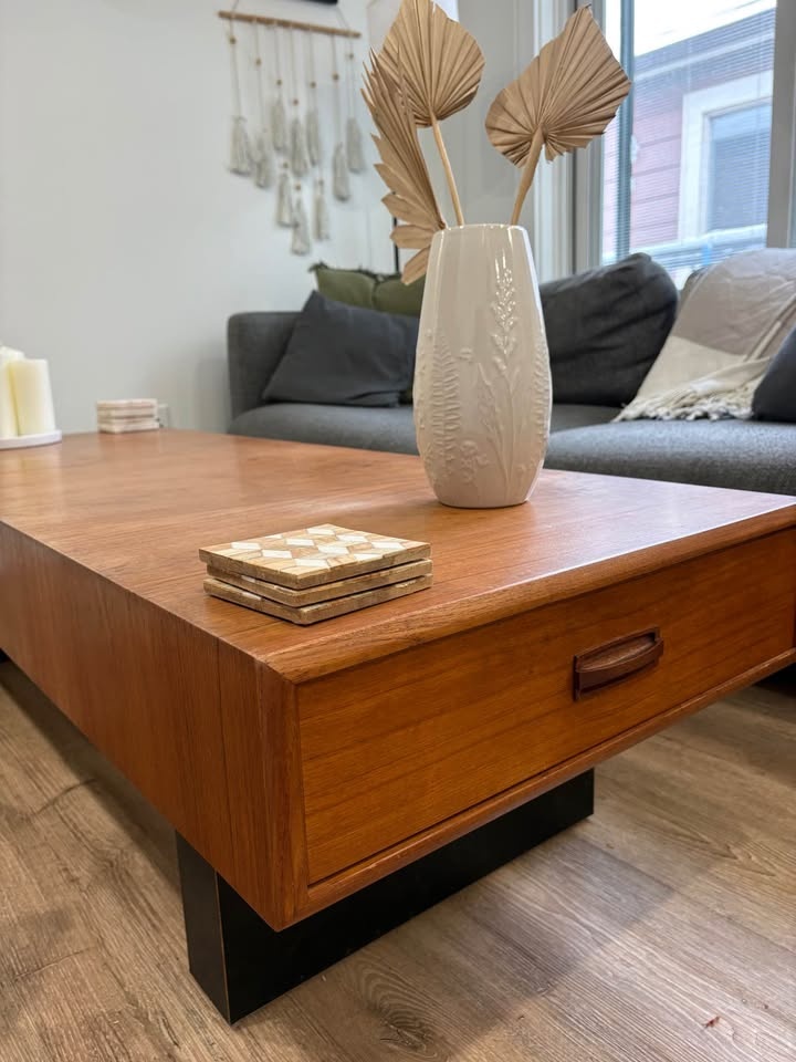 Vintage Teak Coffee Table — R.S. Associates - photo 3
