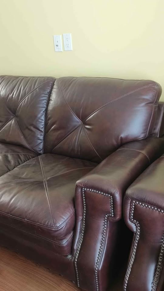 Genuine Leather Sofa Set + Coffee Table & Side Table - photo 4