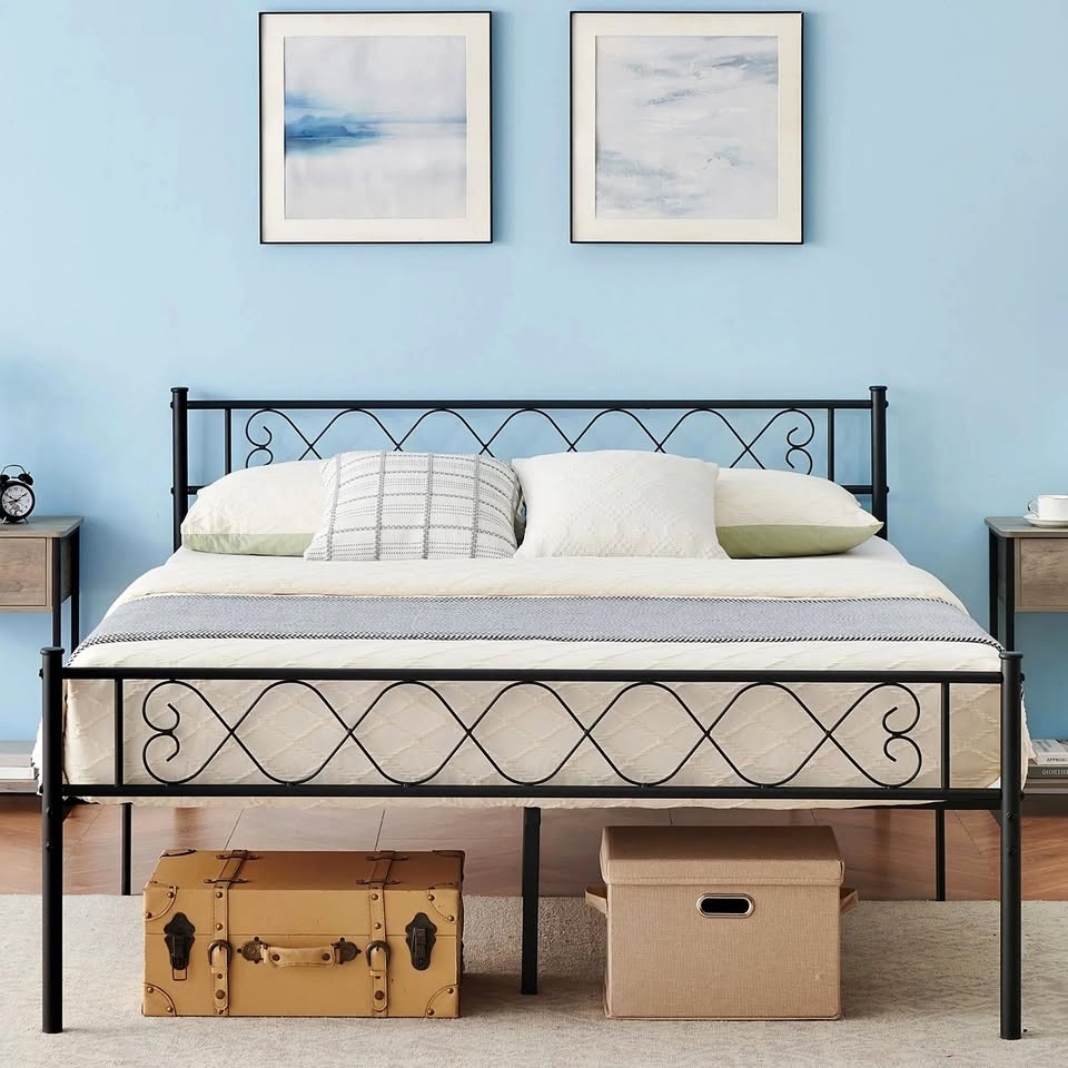 Garvee Queen Metal Bed Frame with Heart Design