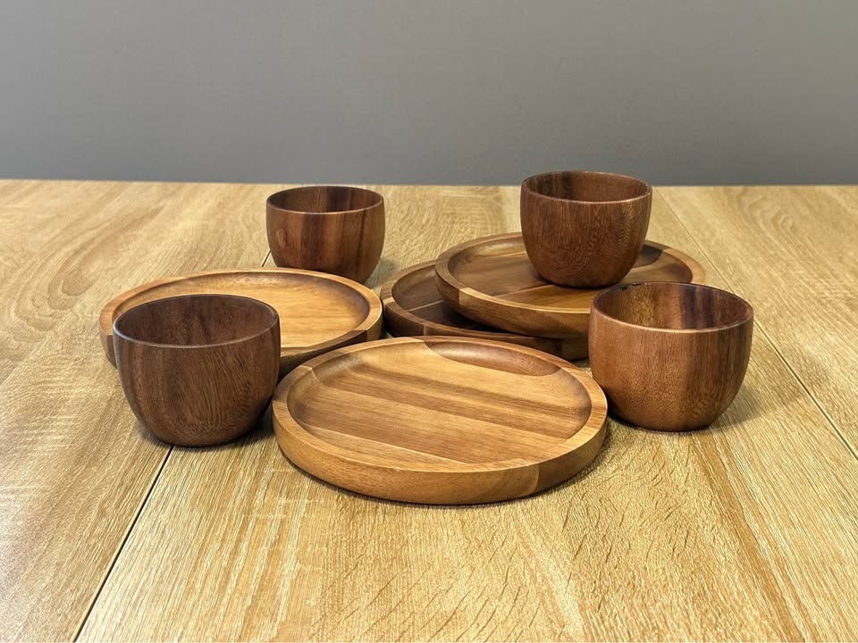 MOVING SALE | 4 Plates & 4 Cups - photo 3